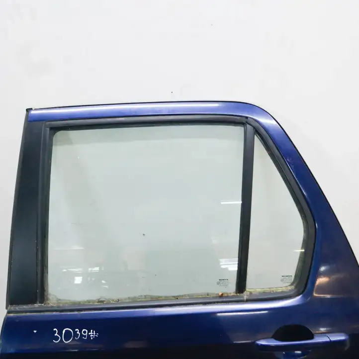 Honda CR-V (2004 - 2006) 67651S9A300ZZ Задняя дверь — фото 3