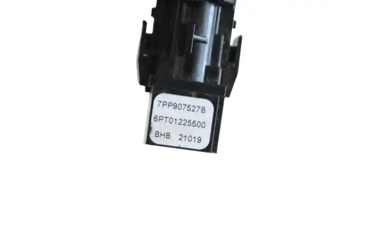 Porsche Taycan 9J1 (2019 - ) 7PP907527B Датчик температуры масла — фото 5