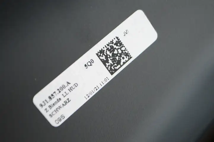Porsche Taycan 9J1 (2019 - ) 9J1857200A Отделка проекции Head-Up — фото 5