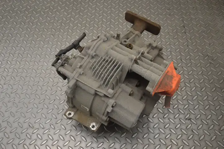 (2017 - ) 3U3V3W Раздаточная коробка — фото 1