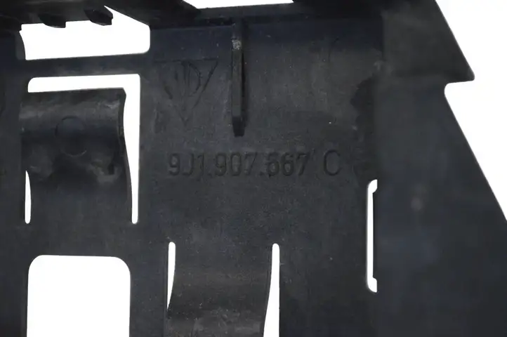 Porsche Taycan 9J1 (2019 - ) 9J1907667C Другая часть кузова — фото 5