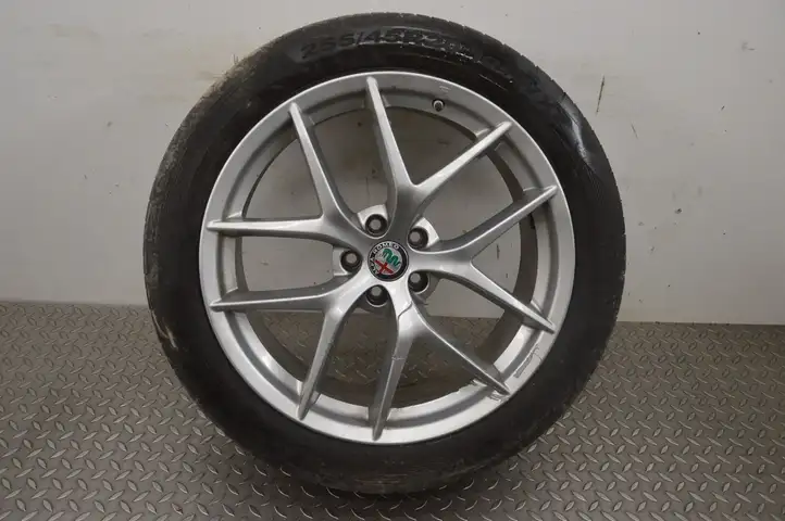 Alfa Romeo Stelvio Type 949 (2017 - ) 85JX20 — фото 1