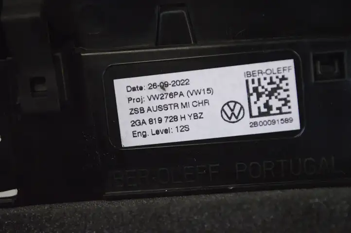 Volkswagen T-Roc (2017 - ) 2GA819728H Воздушная решетка панели — фото 5