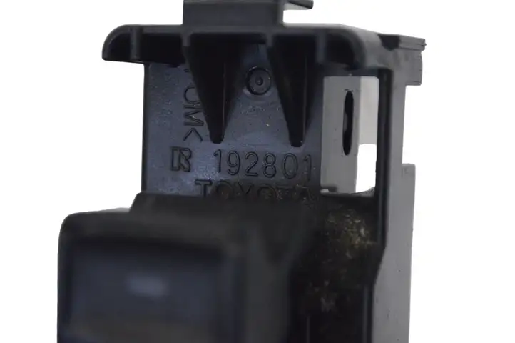 Toyota Prius (XW30) (2009 - 2015) 192801 Блок кнопок стеклоподъемников — фото 5