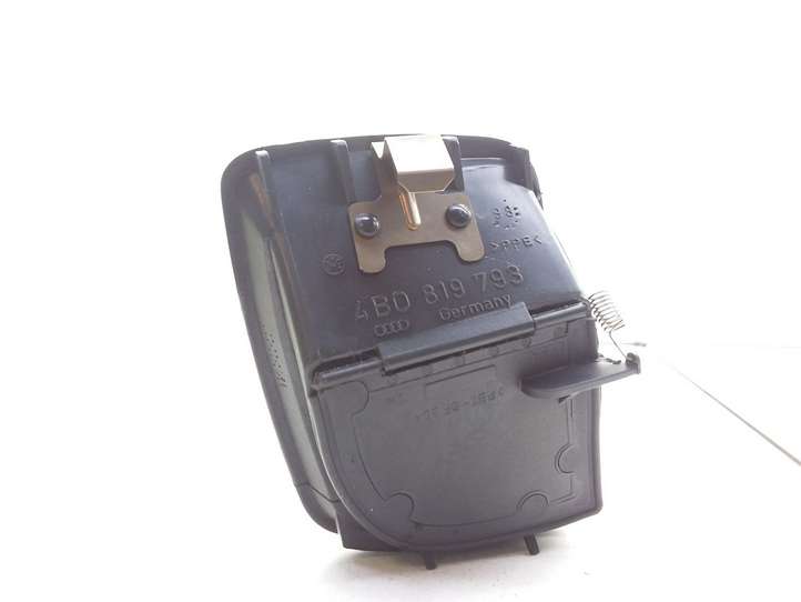 Audi A6 (2001 - 2004)  4B0819793 Воздушная решётка окна