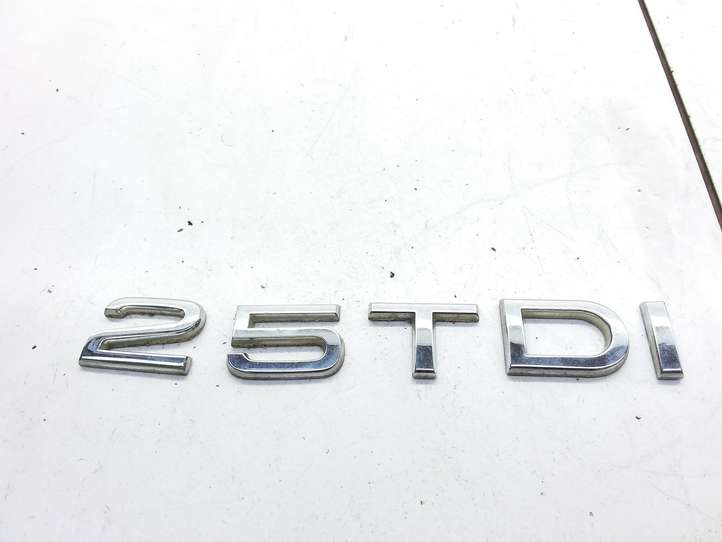 Audi A6 (2001 - 2004)   Значок производителя / буквы модели
