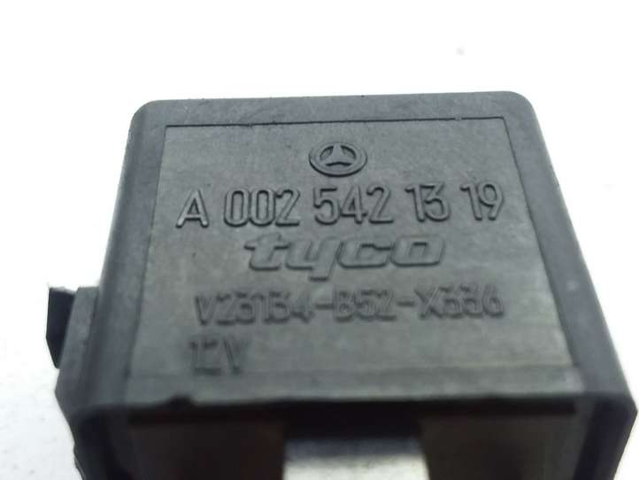Mercedes-Benz E W211 (2002 - 2009)  V23134B52X336 Реле аварийных фонарей