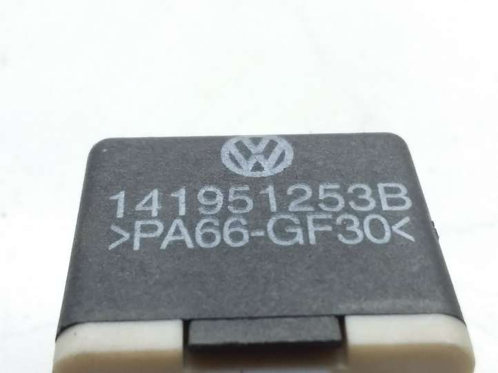 Volkswagen Golf V (2003 - 2009)  141951253B Реле аварийных фонарей
