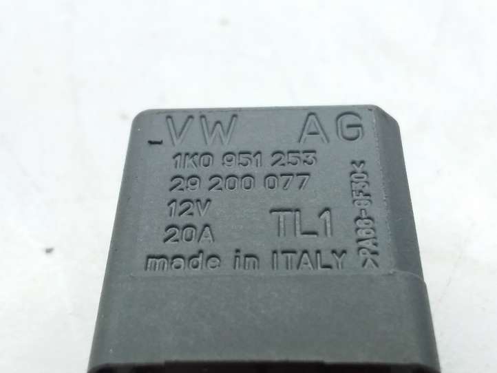 Volkswagen Golf VI (2009 - 2013)  1K0951253 Реле аварийных фонарей