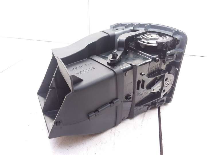 Volkswagen Sharan (2003 - 2010)  7M3819704 Воздушная решётка окна