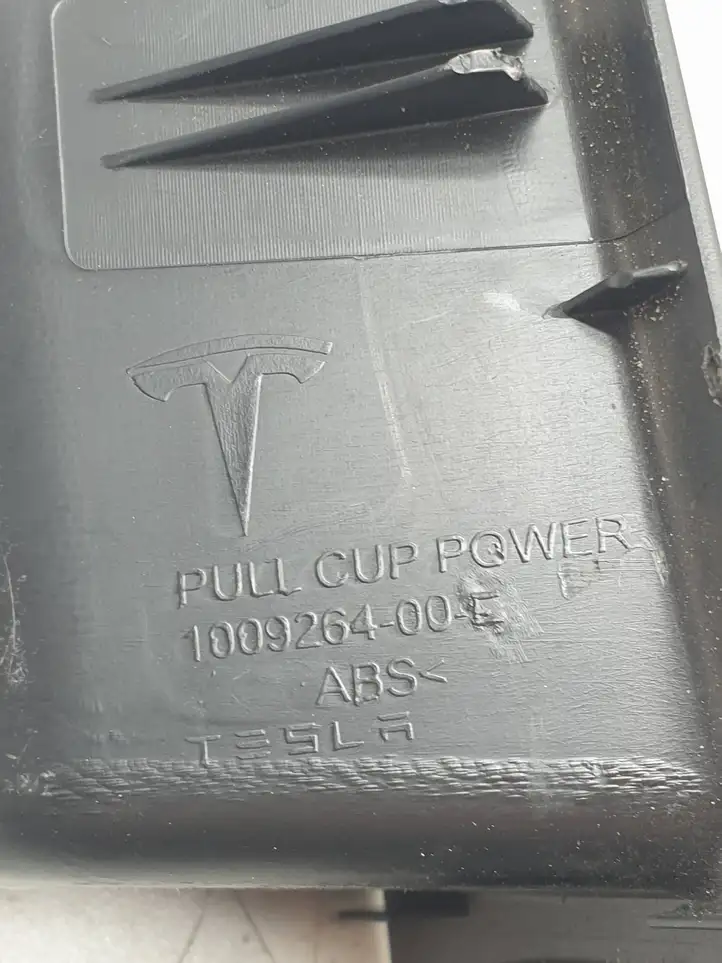 Tesla Model S (2012 - 2016) 100926400E Прочие детали салона — фото 3