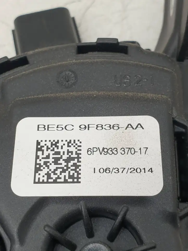 Tesla Model S (2012 - 2016) BE5C9F836AA Педаль акселератора — фото 3