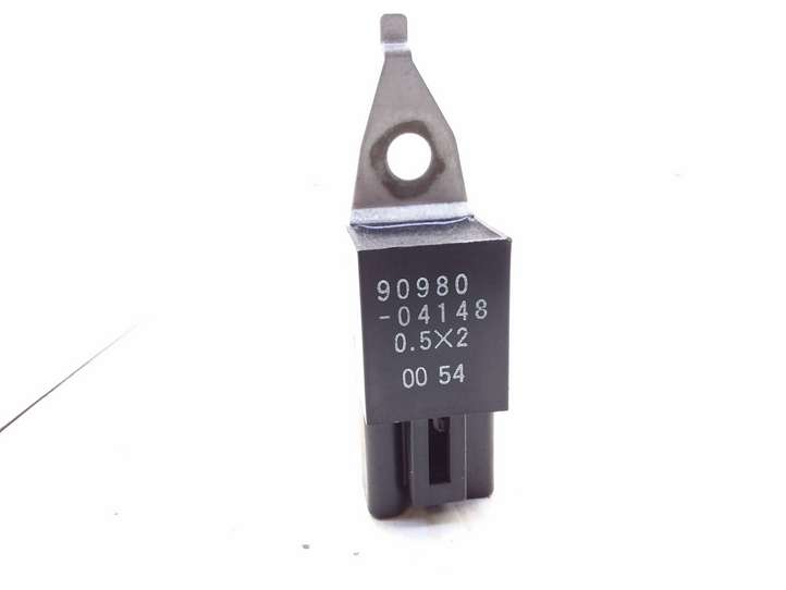 Toyota Yaris (2003 - 2005)  9098004148 Реле аварийных фонарей