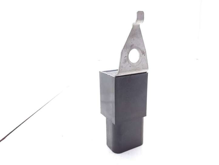 Toyota Yaris (2003 - 2005)  9098004148 Реле аварийных фонарей