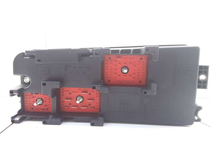 Opel Vectra (2002 - 2005)  460023260 Блок монтирования реле