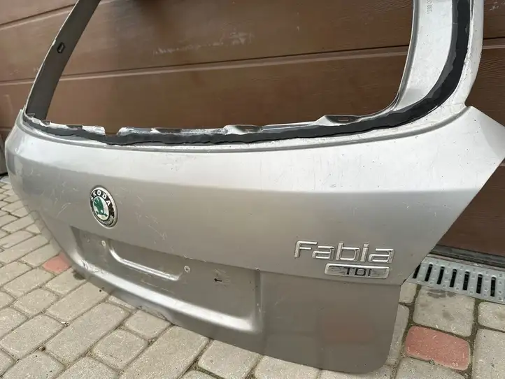 Skoda Fabia Mk2 (5J) (2007 - 2014) Крышка багажника — фото 8