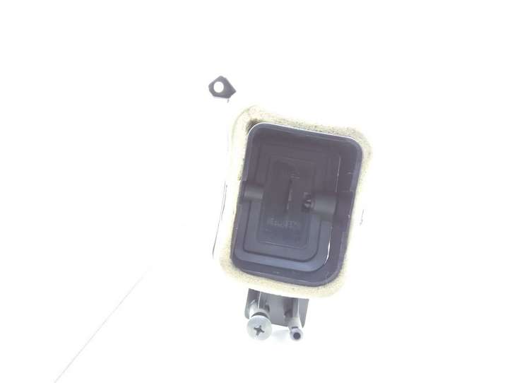 Nissan Almera N16 (2000 - 2010)   Воздушная решётка окна