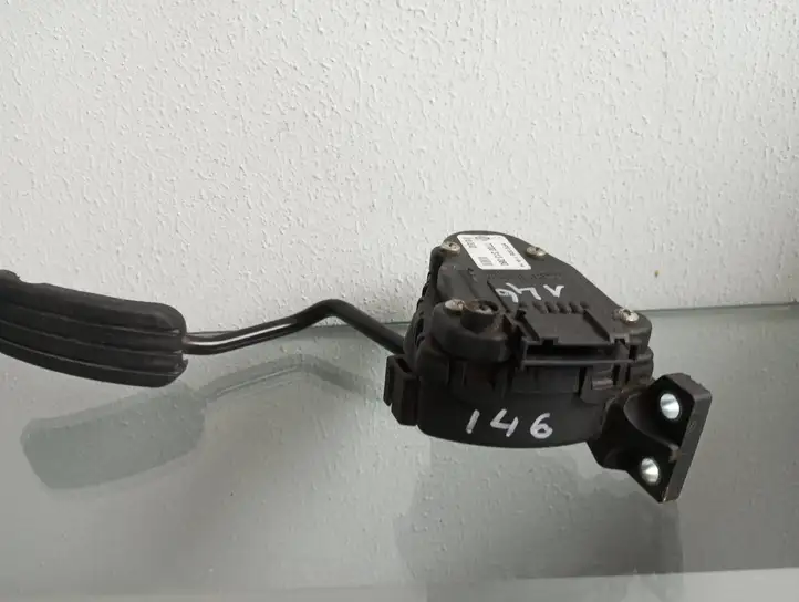 Renault Trafic II (X83) (2002 - 2014) 7700313060 Педаль акселератора — фото 2