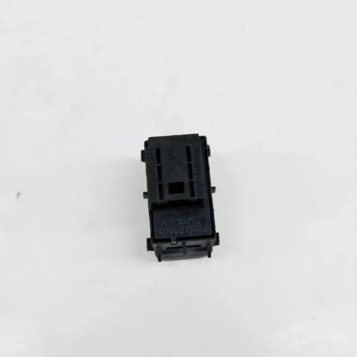 Skoda Octavia Mk3 (5E) (2013 - 2019) 5E0959855A Кнопка стеклоподъемников — фото 3