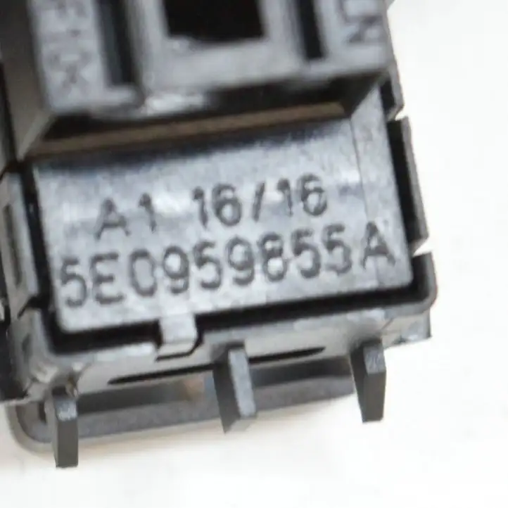 Skoda Octavia Mk3 (5E) (2013 - 2019) 5E0959855A Кнопка стеклоподъемников — фото 7