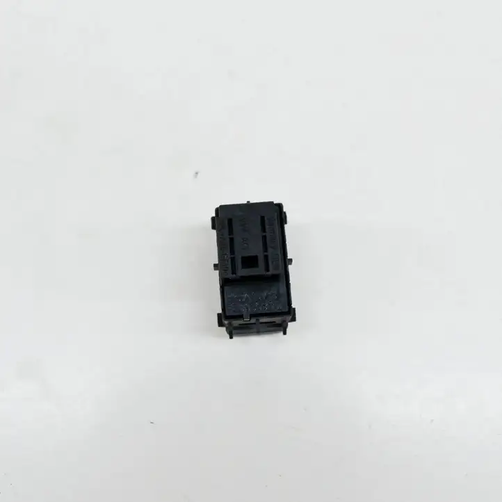 Skoda Octavia Mk3 (5E) (2013 - 2019) 5E0959855A Кнопка стеклоподъемников — фото 3