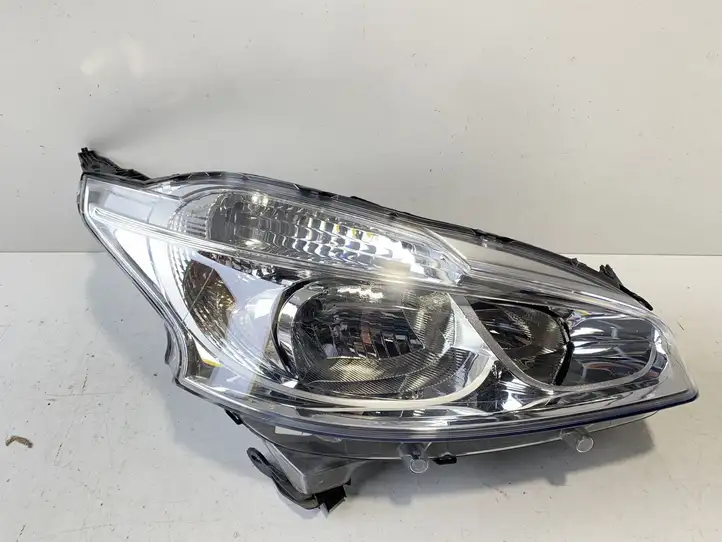 Peugeot 208 (2012 - 2015) 9802221280 Передняя фара — фото 1