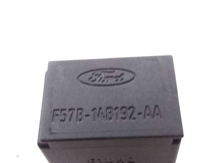 Ford Focus (1998 - 2004)  F57B14B192AA Реле аварийных фонарей