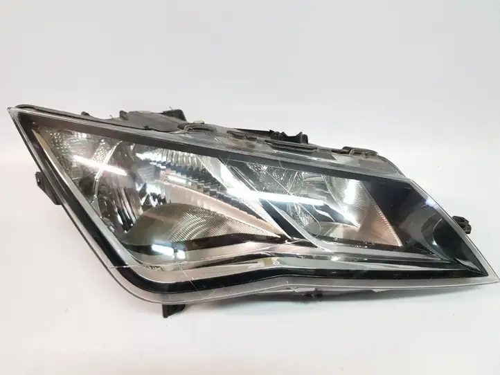 Seat Leon (5F) (2012 - 2019) 5F1941006A Передняя фара — фото 1