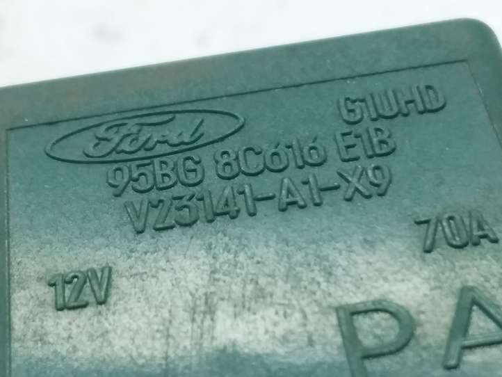 Ford Focus (1998 - 2004)  V23141A1X9 Реле аварийных фонарей