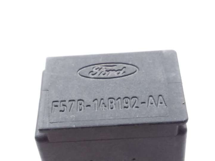 Ford Focus (1998 - 2004)  F57B14B192AA Реле аварийных фонарей