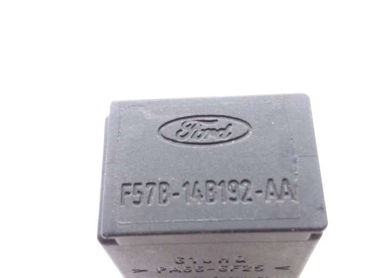 Ford Focus (1998 - 2004)  F57B14B192AA Реле аварийных фонарей