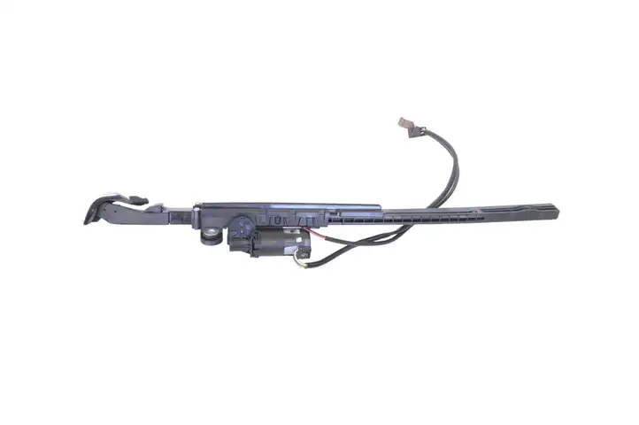 BMW 4 F32 F33 (2013 - 2017) 7307916 Электродвигатель регулировки ремня безопасности — фото 1