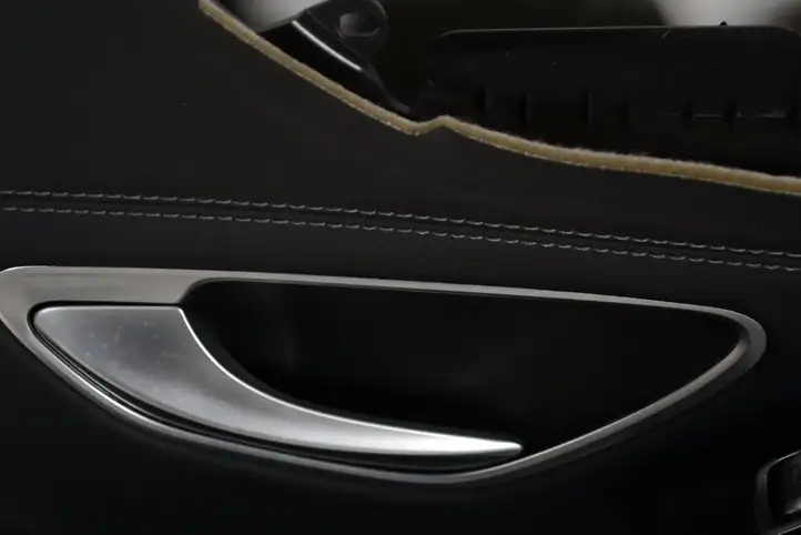 Mercedes-Benz C W205 (2014 - 2021) Обшивка передней двери — фото 2