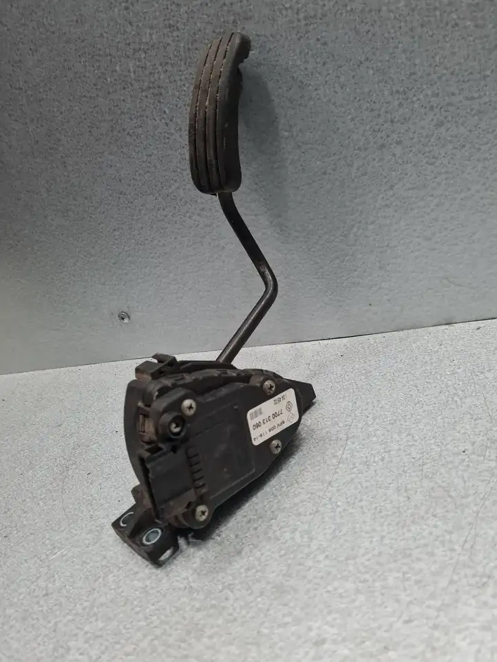 Renault Trafic II (X83) (2002 - 2014) 7700313060 Педаль акселератора — фото 2