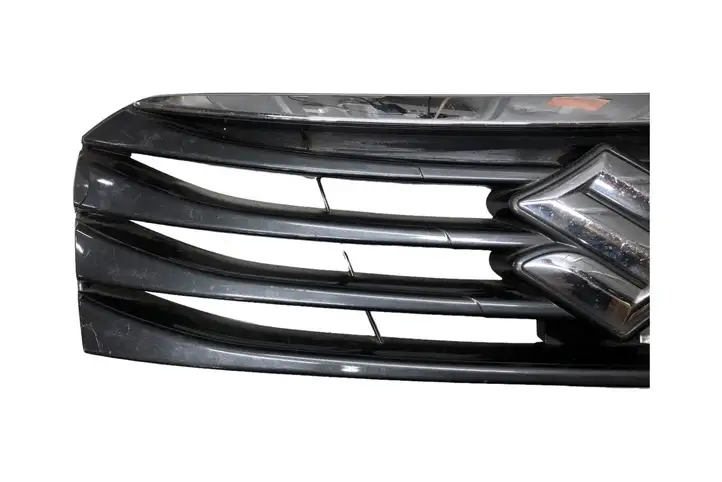 Suzuki SX4 S-Cross (2013 - 2021) 238492 Верхняя решетка радиатора — фото 2