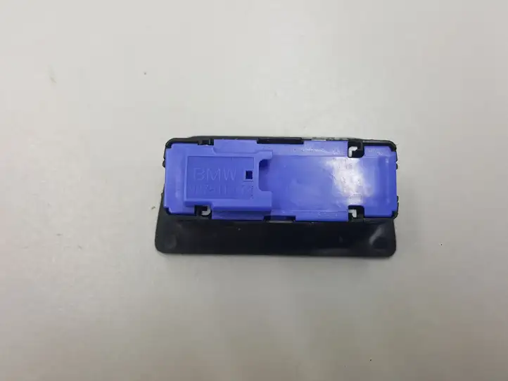 BMW 3 F30 F35 F31 (2012 - 2018) 9275119 Кнопка закрытия багажника — фото 3