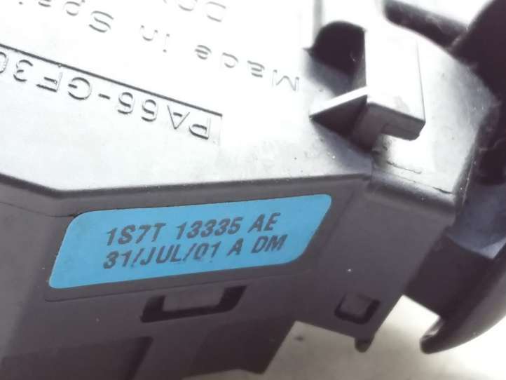 Ford Mondeo Mk III (2000 - 2007)  1S7T13335AE Ручка поворотов/ фонарей