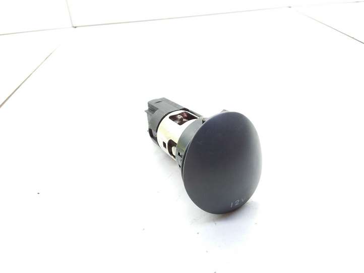 Citroen C5 (2001 - 2004)  7394 Прикуриватель