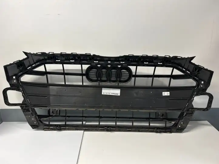 Audi A4 S4 B9 8W (2019 - ) 8W0853651DD Верхняя решетка радиатора — фото 2