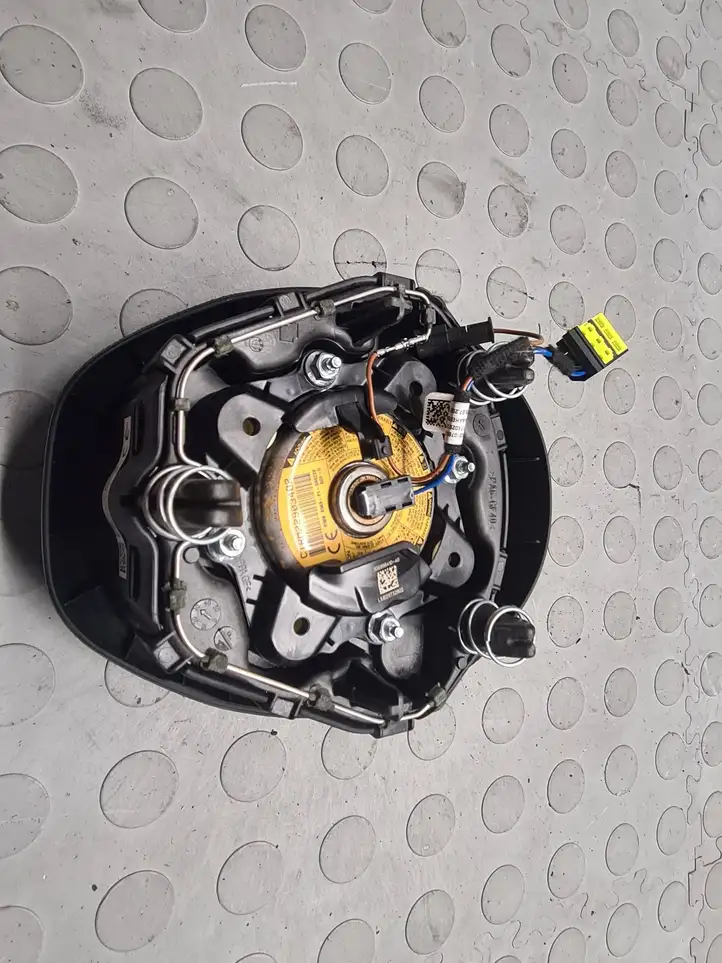 BMW 2 F45 (2014 - 2021) 306998410 Подушка безопасности руля — фото 8