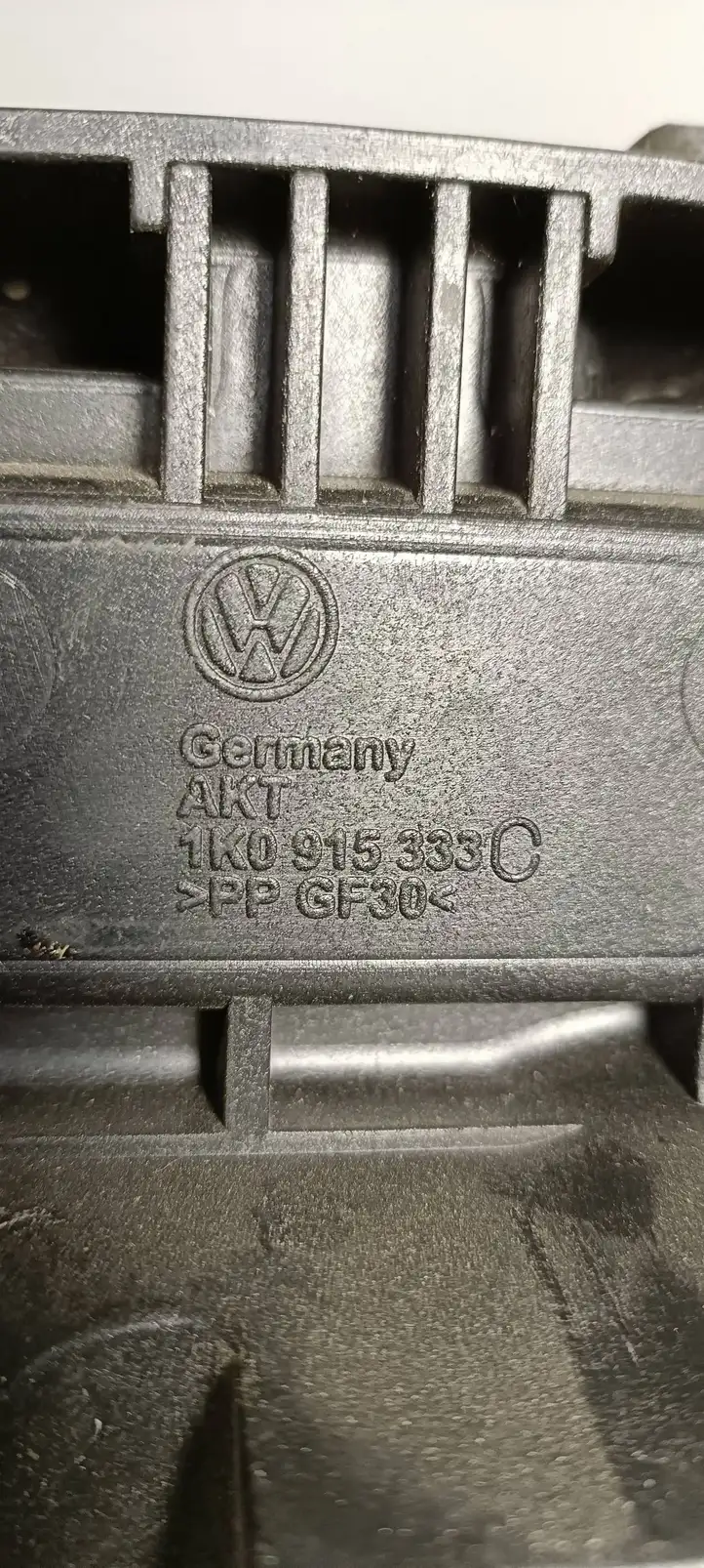 Volkswagen PASSAT B6 (2005 - 2010) 1K0915333C Ящик аккумулятора — фото 6