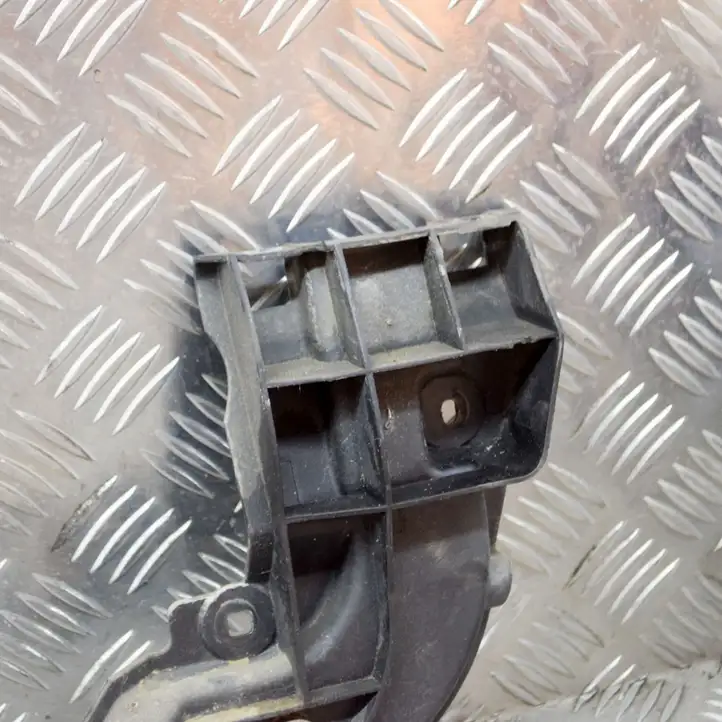 Audi TT Mk1 (2003 - 2006) 8N0807458A Кронштейн заднего бампера — фото 4