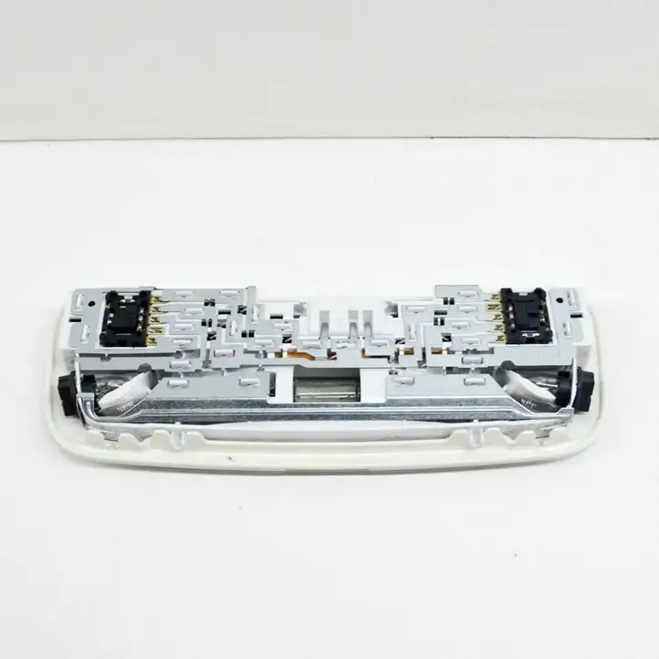 Mercedes-Benz C W204 (2007 - 2014) A2048204901 Передняя подсветка — фото 2