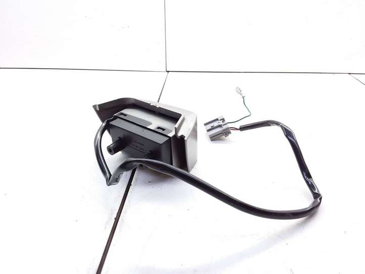 Nissan Versa (2006 - 2012)  7X05B Кнопки рулевого колеса