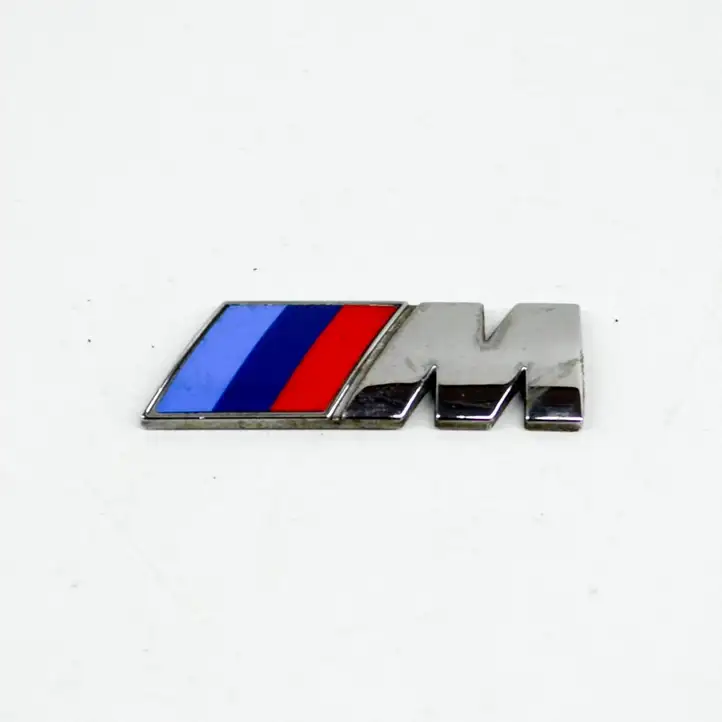 BMW 3 F30 F35 F31 (2012 - 2018) 8058882 Эмблема модели — фото 1