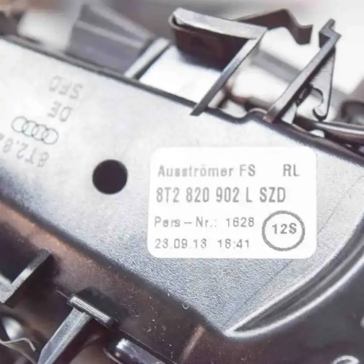 Audi A5 8T 8F (2011 - 2016) 8K0867410J Прочие детали салона — фото 11