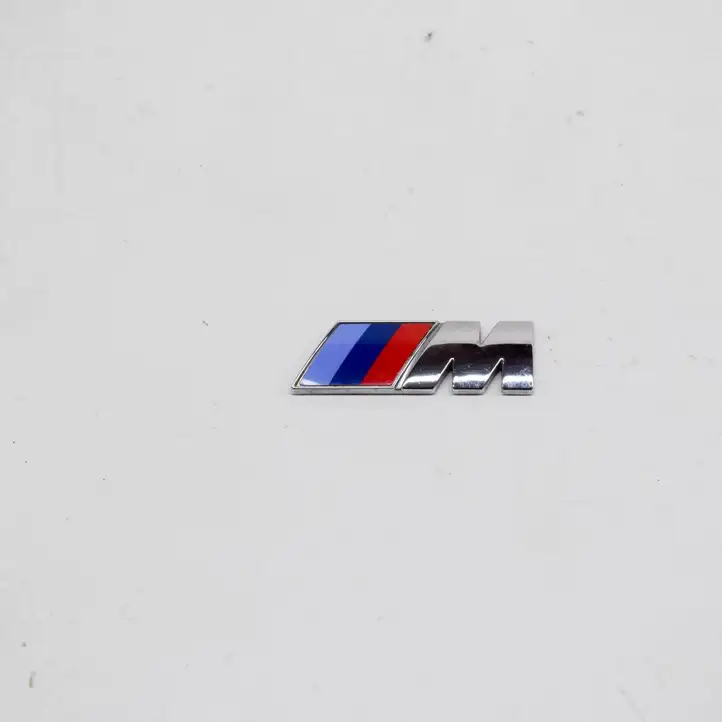 BMW 3 F30 F35 F31 (2012 - 2018) 8058882 Эмблема модели — фото 1