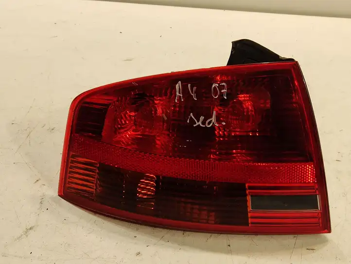 Audi A4 S4 B7 8E 8H (2004 - 2009) 965083 Задний фонарь в кузове — фото 1