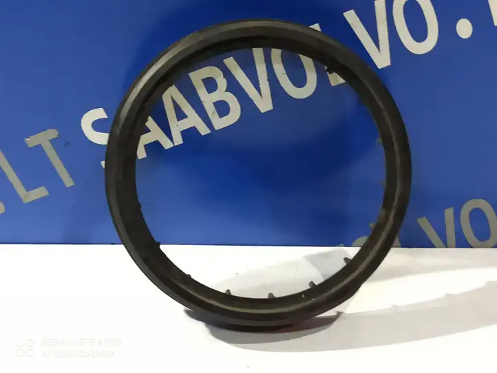 Volvo V70 (2007 - 2013) 8649739 Кронштейн топливного бака — фото 1