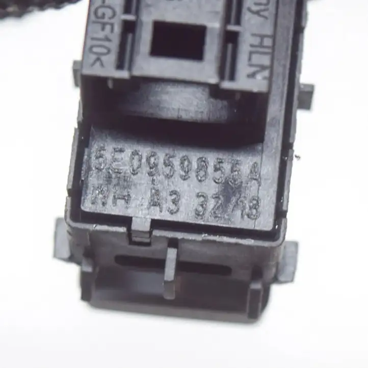 Skoda Octavia Mk3 (5E) (2013 - 2019) 5E0959855A Кнопка стеклоподъемников — фото 6